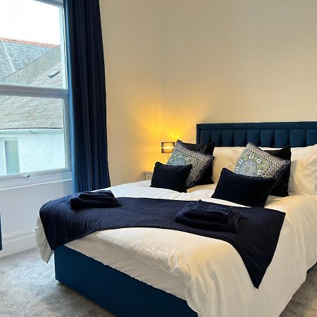 Heathcliff - 5 Bedroom House In Town Centre تينبي المظهر الخارجي الصورة