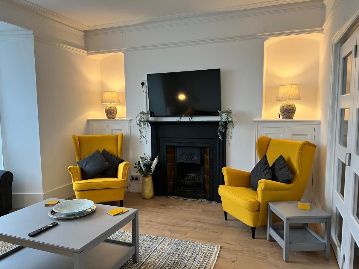 Heathcliff - 5 Bedroom House In Town Centre تينبي المظهر الخارجي الصورة