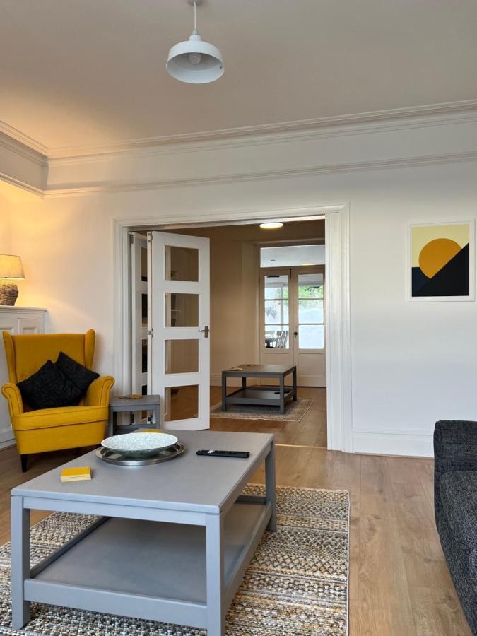 Heathcliff - 5 Bedroom House In Town Centre تينبي المظهر الخارجي الصورة