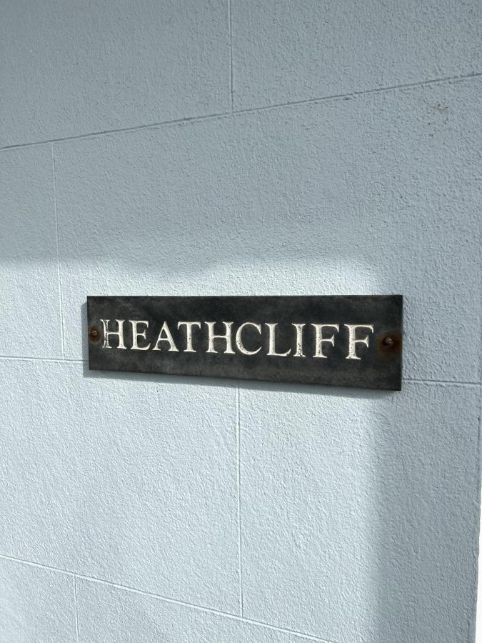 Heathcliff - 5 Bedroom House In Town Centre تينبي المظهر الخارجي الصورة