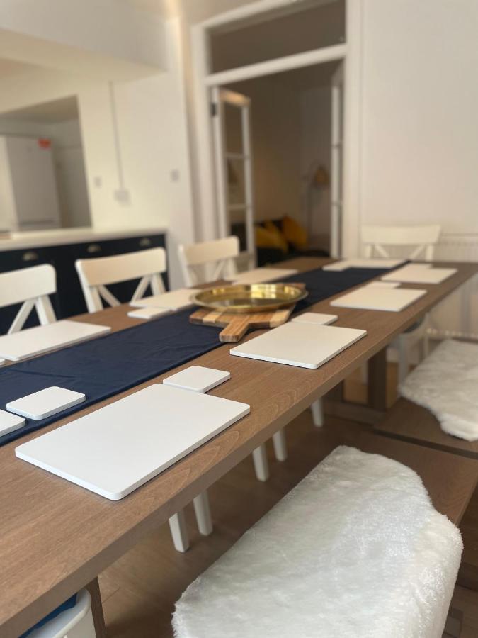 Heathcliff - 5 Bedroom House In Town Centre تينبي المظهر الخارجي الصورة