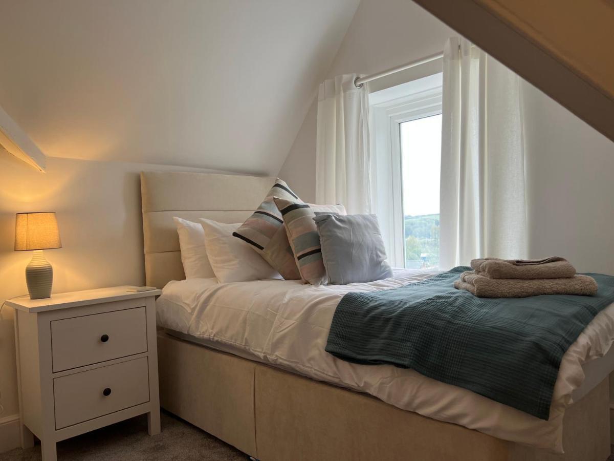 Heathcliff - 5 Bedroom House In Town Centre تينبي المظهر الخارجي الصورة
